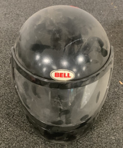 (1) BELL TOUR STAR MOTORCYCLE HELMET