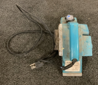 (1) M1B-82X1 ELECTRIC PLANER (POWERS ON)