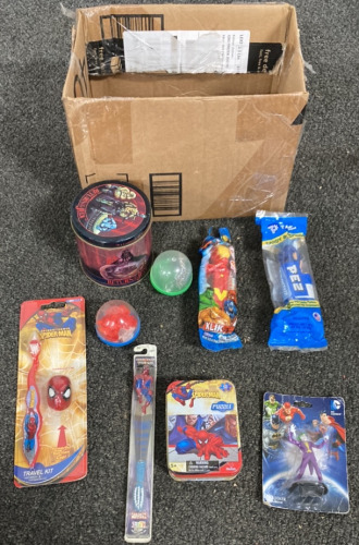 (2) SPIDER MAN TOOTH BRUSHES, SPIDER MAN PIZZLE, IRON MAN AND BATMAN PEZ DISPENSERS, JOKER FIGURINE