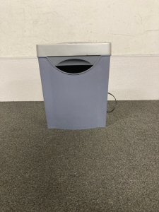 PAPER SHREDDER, STAPLES SPL-616X, POWERS ON