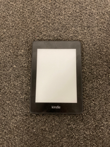 KINDLE PAPERWHITE 10TH GEN, NO POWER CORD, SCREEN SHOWS GLITCHING