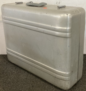 SILVER METAL HALLIBURTON SUITCASE