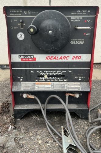 LINCOLN ELECTRIC IDEALARC 250 WELDER