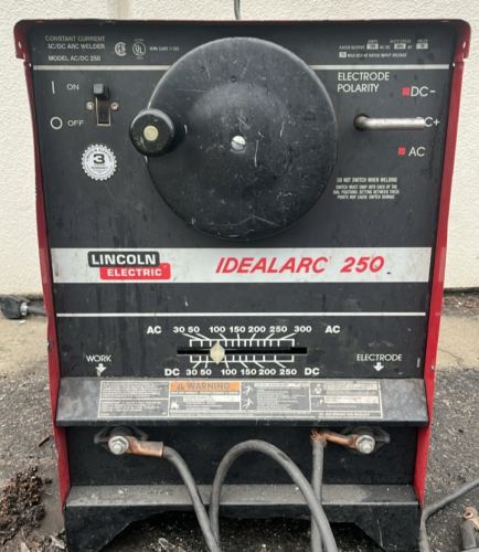 LINCOLN ELECTRIC IDEALARC 250 WELDER
