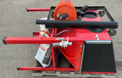 CENTERAL PNEUMATIC 40lb CAPACITY FLOOR BLAST CABINET W/ SUPPLIES