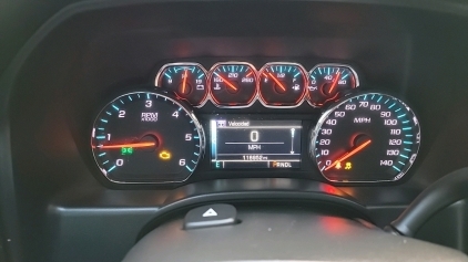 2017 CHEVROLET SILVERADO - 4X4!
