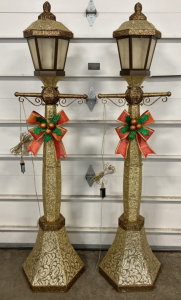 (2) 6&rsquo; Glittery Light-Up Lamp Posts