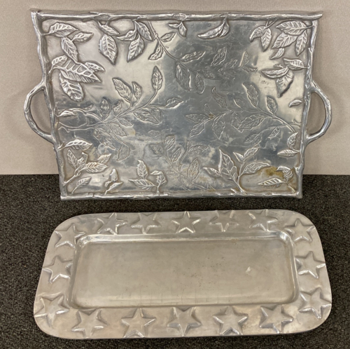 (2) Serving Trays