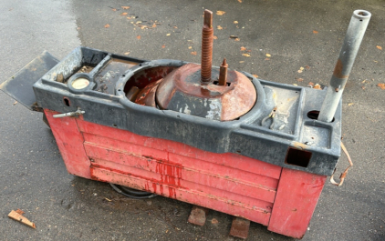 Pneumatic Tire Changing Machine