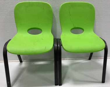 (2) 2&rsquo; Children&rsquo;s Chairs