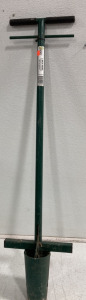 (1) Bulb Hound Garden Tool