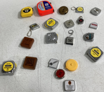 (21) Assorted Tape Measures