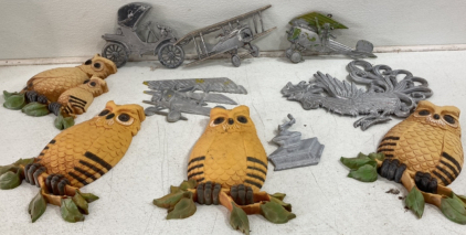 (10) Assorted Metal and Plastic Decorations