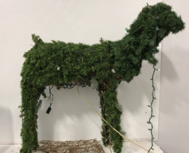 (1) Dog Shaped Christmas Tree Decoration With Lights