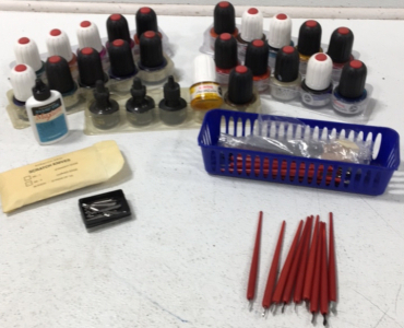 (26) Assorted Ink (9) Sketching Knives W/Replacement Blades