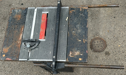 25&rsquo;&rsquo; x 37 5/8&rsquo;&rsquo; x 44&rsquo;&rsquo; Model 10 Homecraft Saw