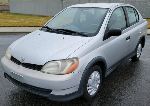 2000 TOYOTA ECHO - HEATER WORKS!