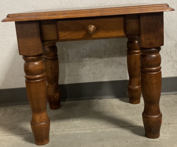 WOODEN END TABLE W/ DRAWER (24X21&rdquo;)