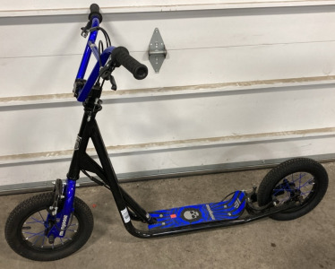 12” Mongoose Expo Scooter (Black/Blue)
