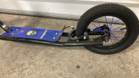 12” Mongoose Expo Scooter (Black/Blue) - 3