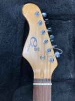 Eleca Stratocaster Type Electric Guitar Sunburst & Fender Case - 3