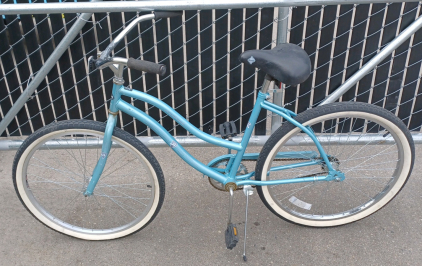 Huffy Cranbrook Cruiser Bike