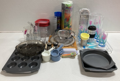 Large Lot of Kitchen Items: Bakeware, Plastic Hosting Set, Plastic Cups, Food Storage Containers, Measuring Cups and more