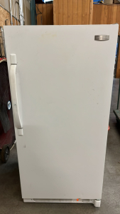 FRIGIDAIRE FREEZER ( WORKS)