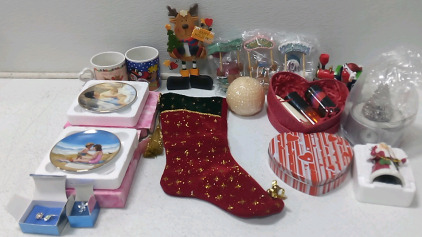 (16) Avon Holiday Decorations/Collectables