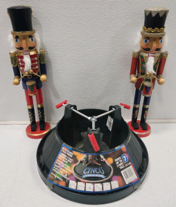 (2) 20" Nutcracker Soldiers (1) Cinco "Never Fail" Tree Stand