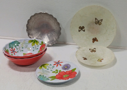 (2) Decorative Bowls W/ Flower Print (2) Decorative Plates W/Flowers (2) Decorative Platers W/ Butterfly Print (1) Plater W/ Horoscope Design