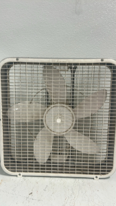 Lakewood Box a Fan