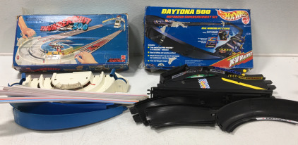 (1) Hot Wheels ThunderShift 500 Track (1) Hot Wheels Daytona 500 Track