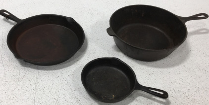 (1) 10&rdquo; Cast Iron Skillet (1) 10.5&rdquo; Cas Iron Skillet (1) 6.5&rdquo; Cast Iron Skillet