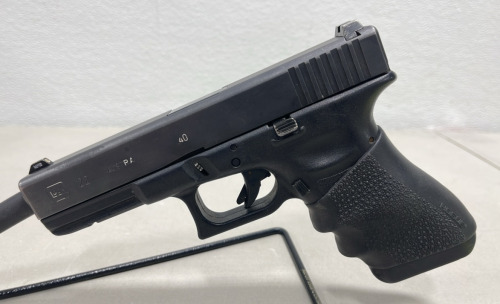 Glock 22 .40 Cal Semi Automatic Pistol (No Ammo Magazine)
