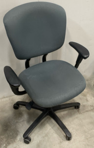 Office Chair w/ Adjustable Arm Rest & Adjustable Bottom. SP8