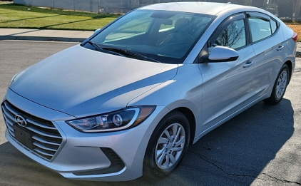 2017 HYUNDAI ELANTRA - CLEAN - RUNS WELL