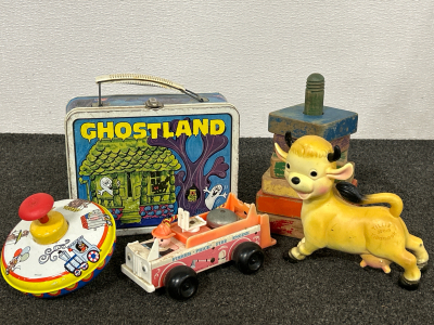 VINTAGE METAL GHOSTLAND LUNCHBOX AND VINTAGE TOYS