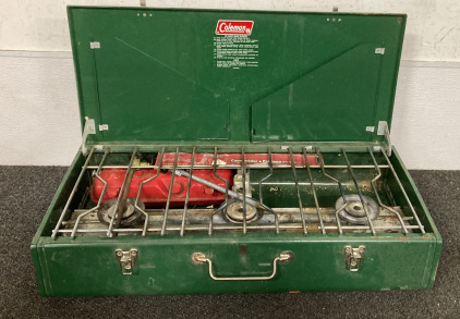 (1) VINTAGE COLEMAN 3 BURNER CAMP STOVE