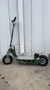 DARK GREEN BLADE Z SCOOTER