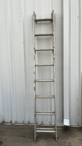 WERNER METAL EXTENDABLE LADDER