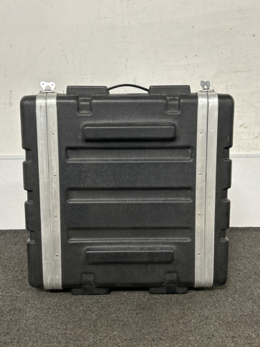 SKB LOCKING HARD CASE 21x21