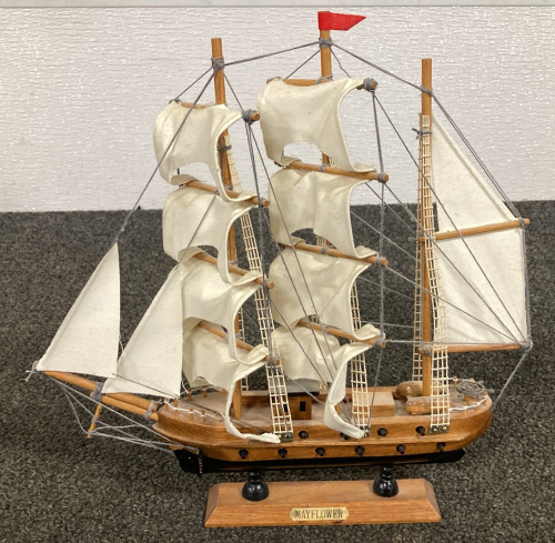 WOODEN MODEL OF THE MAYFLOWER