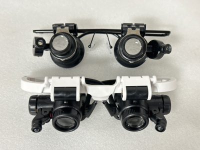 ILLUMINATED JEWELERS/ WATCHMAKERS MAGNIFYING GLASSES