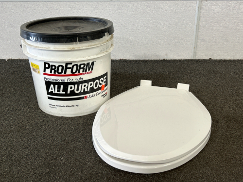 42LB UNUSED PROFORM PROFESSIONAL FORMULA ALL-PURPOSE JOINT COMPOUND AND UNUSED PLASTIC OBLONG TOILET SEAT