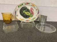 CERAMIC TURKEY SERVING TRAY, GLASS PITCHER, BROMWELLS MEASURING SIFTER, (3) GLASS PYREX BAKING DISHES