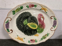 CERAMIC TURKEY SERVING TRAY, GLASS PITCHER, BROMWELLS MEASURING SIFTER, (3) GLASS PYREX BAKING DISHES - 3