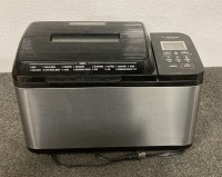 (1)ZOJIRUSHI BREAD MAKER (POWERS ON)