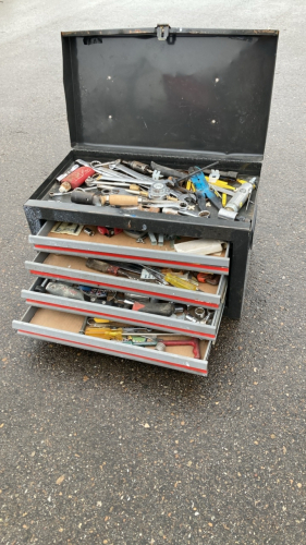 4-DRAWER TOOL BOX W/TOOLS