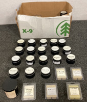 BOX OF KIKAPÚ CANDLES AND WAX MELTS IN DIFFERENT SCENTS